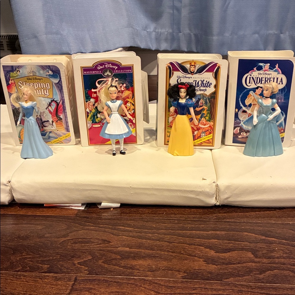 Disney Princess Mini Figure Set - Blue, White, Yellow